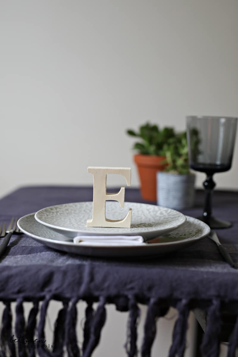 5 Creative and Easy Place Card Ideas for Your Chanukah Party [deck:] Make guests feel special (while making your table look amazing too!) By Renee Muller for Betweencarpools.com