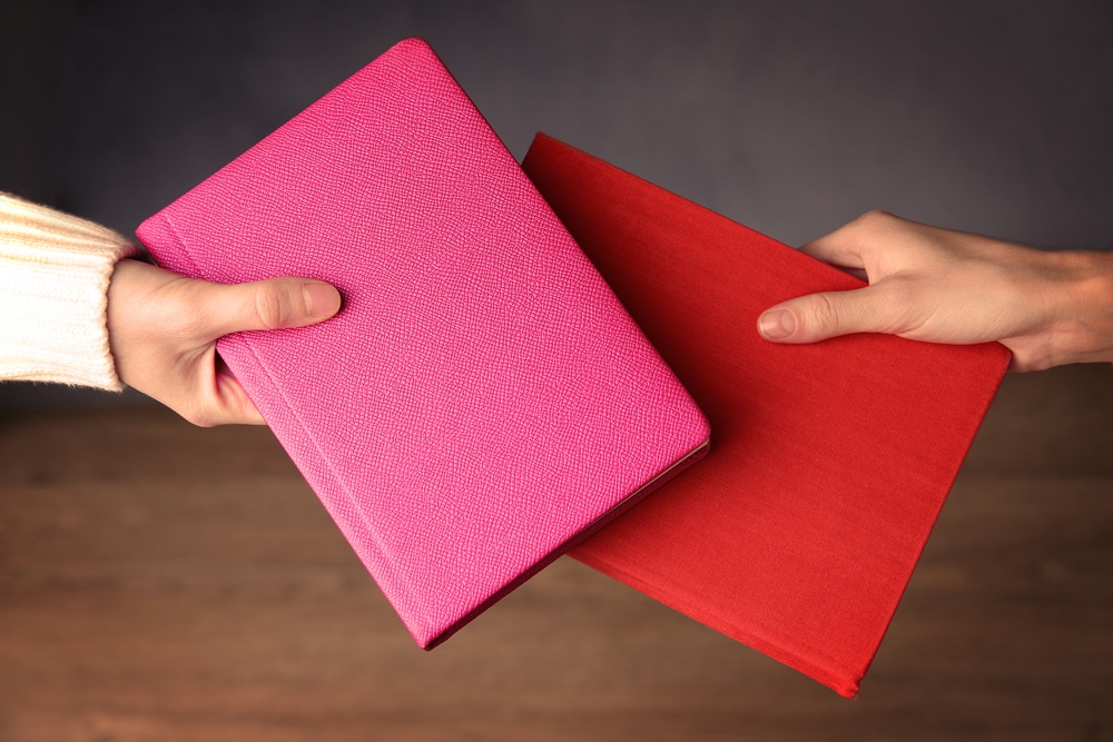 Chanukah Book Exchange Fun. Try it out at your next hannukah party