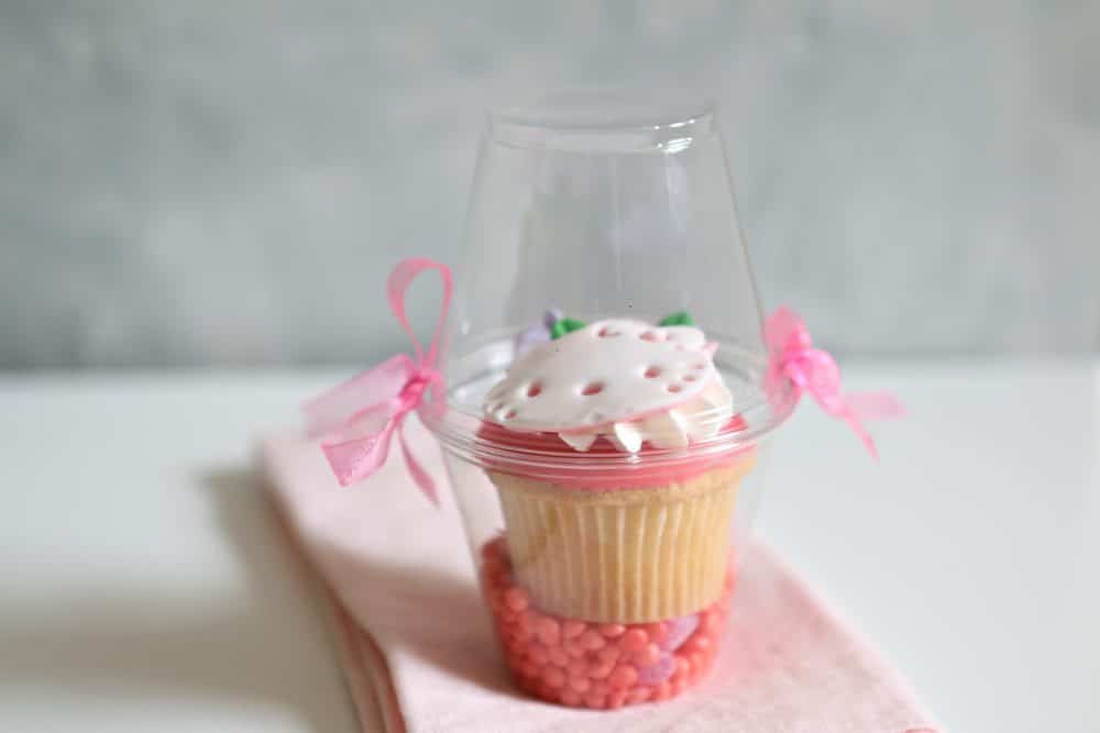 5 Adorable Mishloach Manos Your Kids Can Package Themselves. Do your kids love to give mishloach manos to their friends? Make it their project, not yours with this easy-to-recreate ideas.