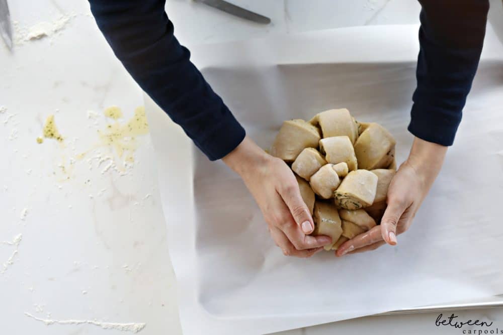 Yep. If you’re making challah, I bet you’re going to make this garlic challah recipe too. Were we right?