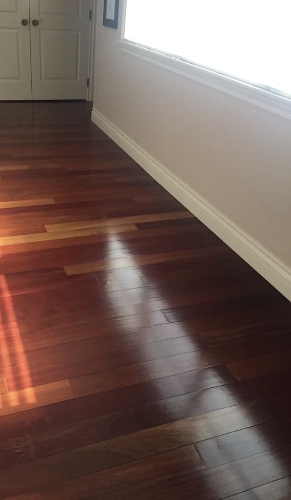 How to clean wood floors. Bona floor restore and cleaner.