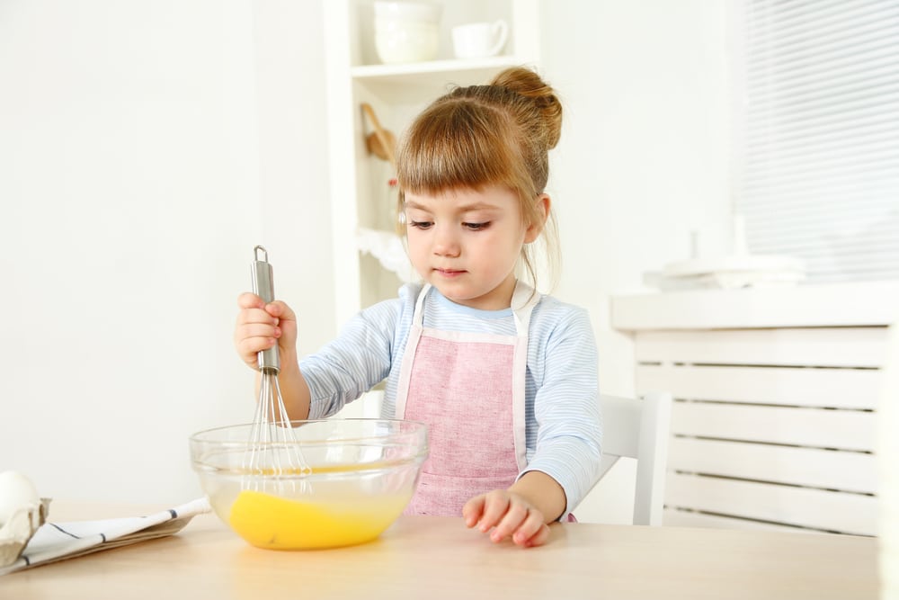 kids baking