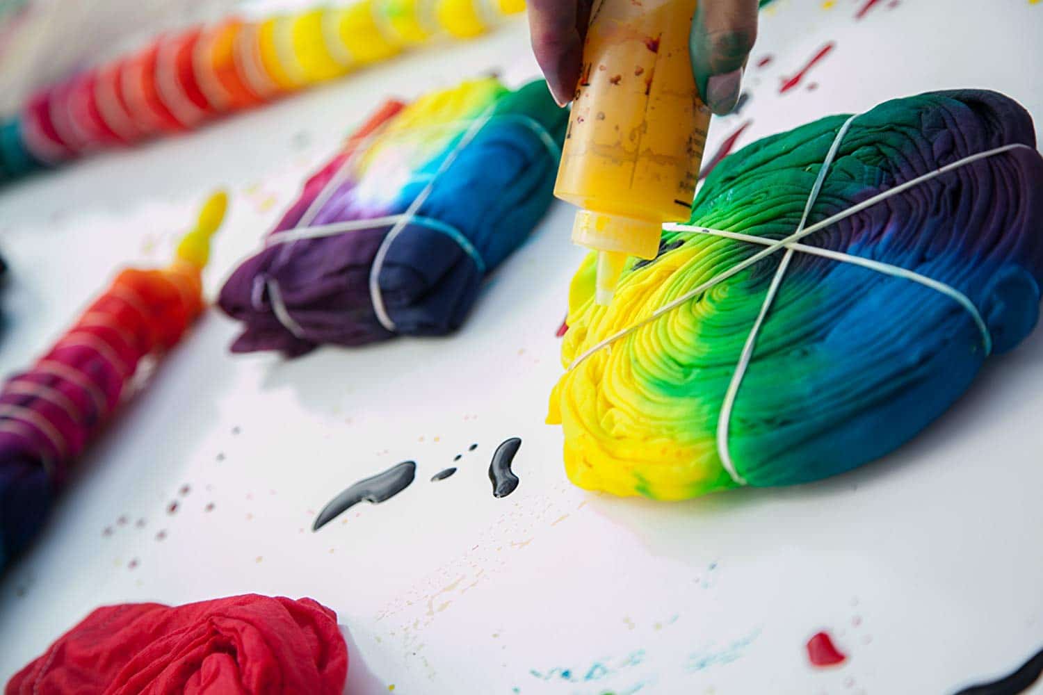 Have an Epic Tie Dye Summer Party