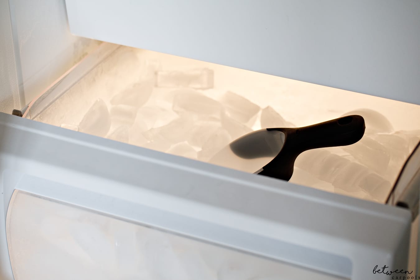 It’s so simple and obvious. Get this scoop for your ice drawer and your fingers will be cold no more.