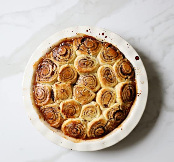 apple cinnamon bun pie