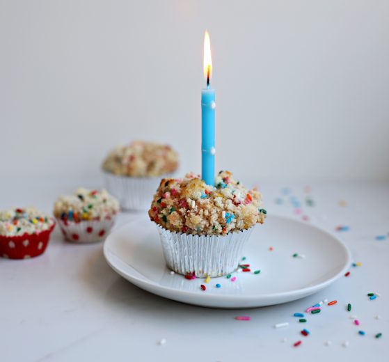 funfetti crumb muffins