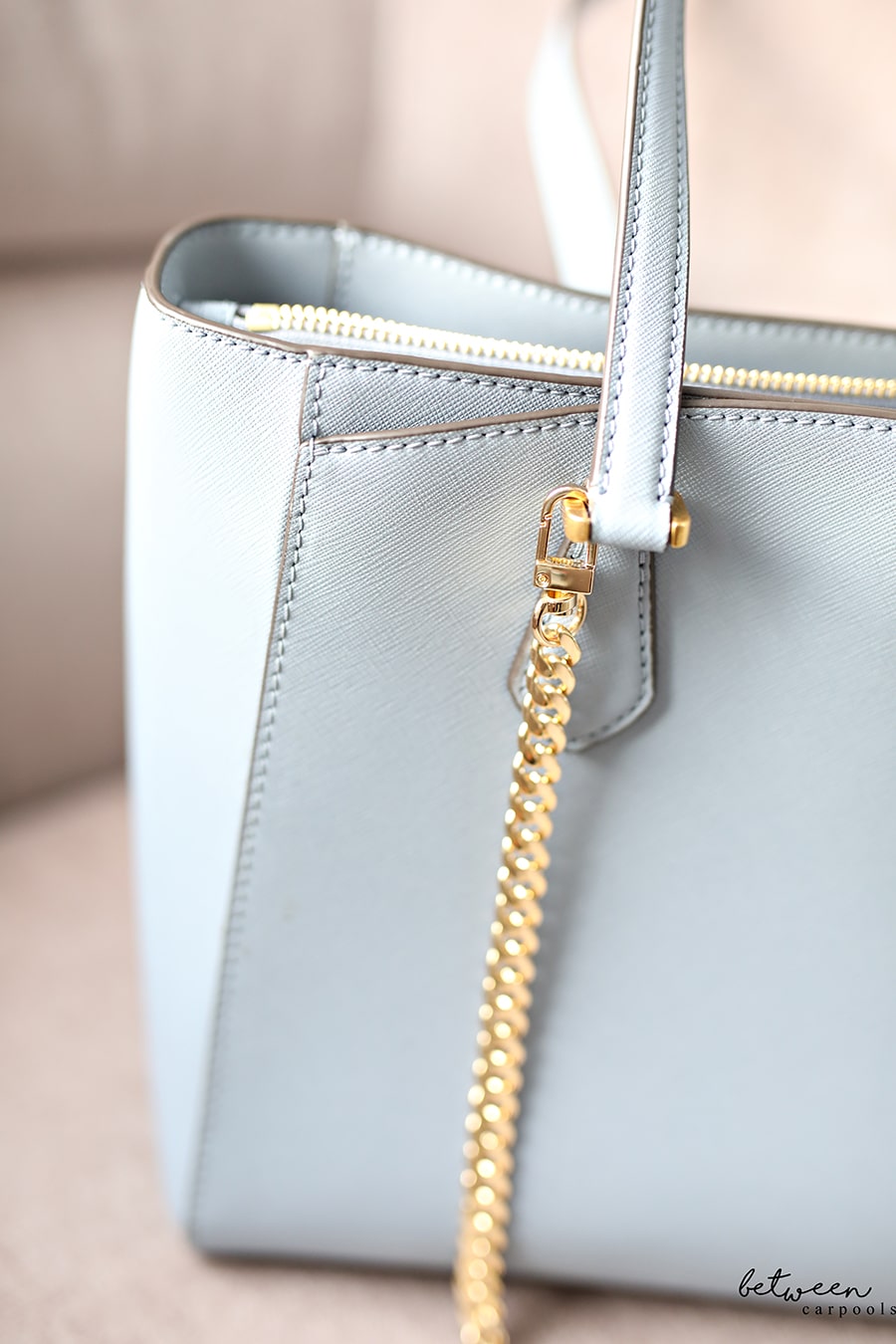 What an easy way to convert your wallets into a crossbody