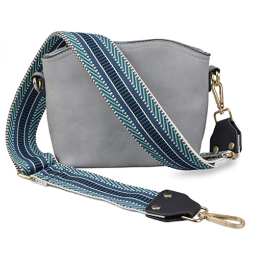 What an easy way to convert your wallets into a crossbody