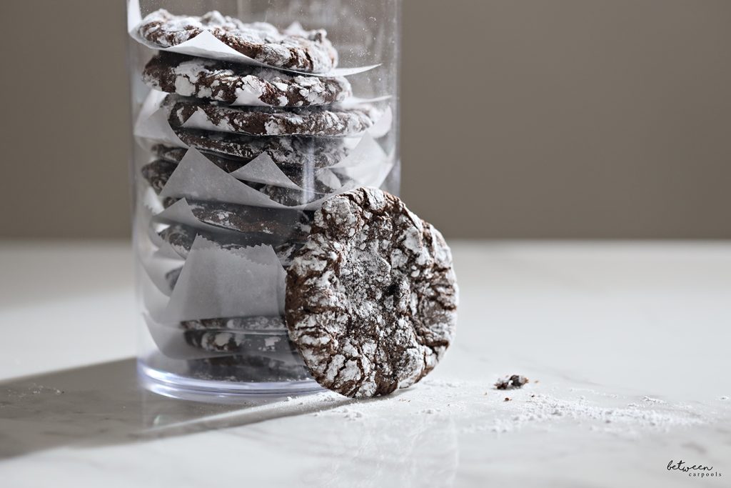 Make Amazing Crinkle Cookies for Pesach (No Nuts!) Between Carpools