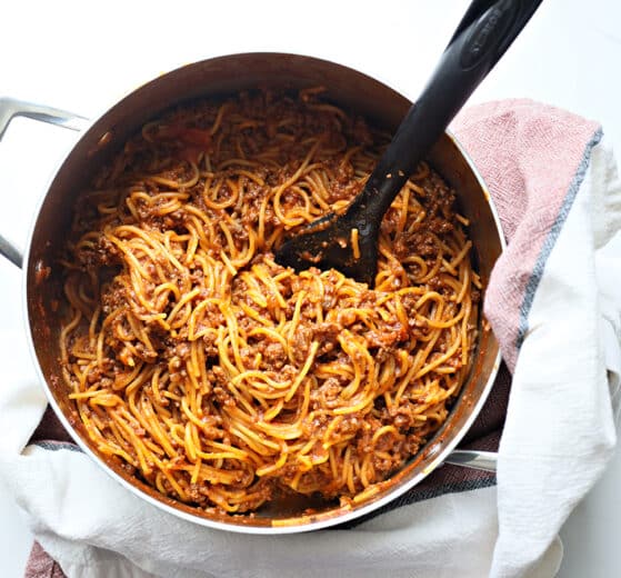 Final spaghetti and meat sauce in one pot.