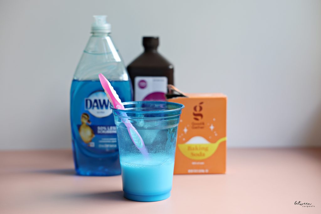 How to Remove Underarm Stains from White Shirts Between Carpools