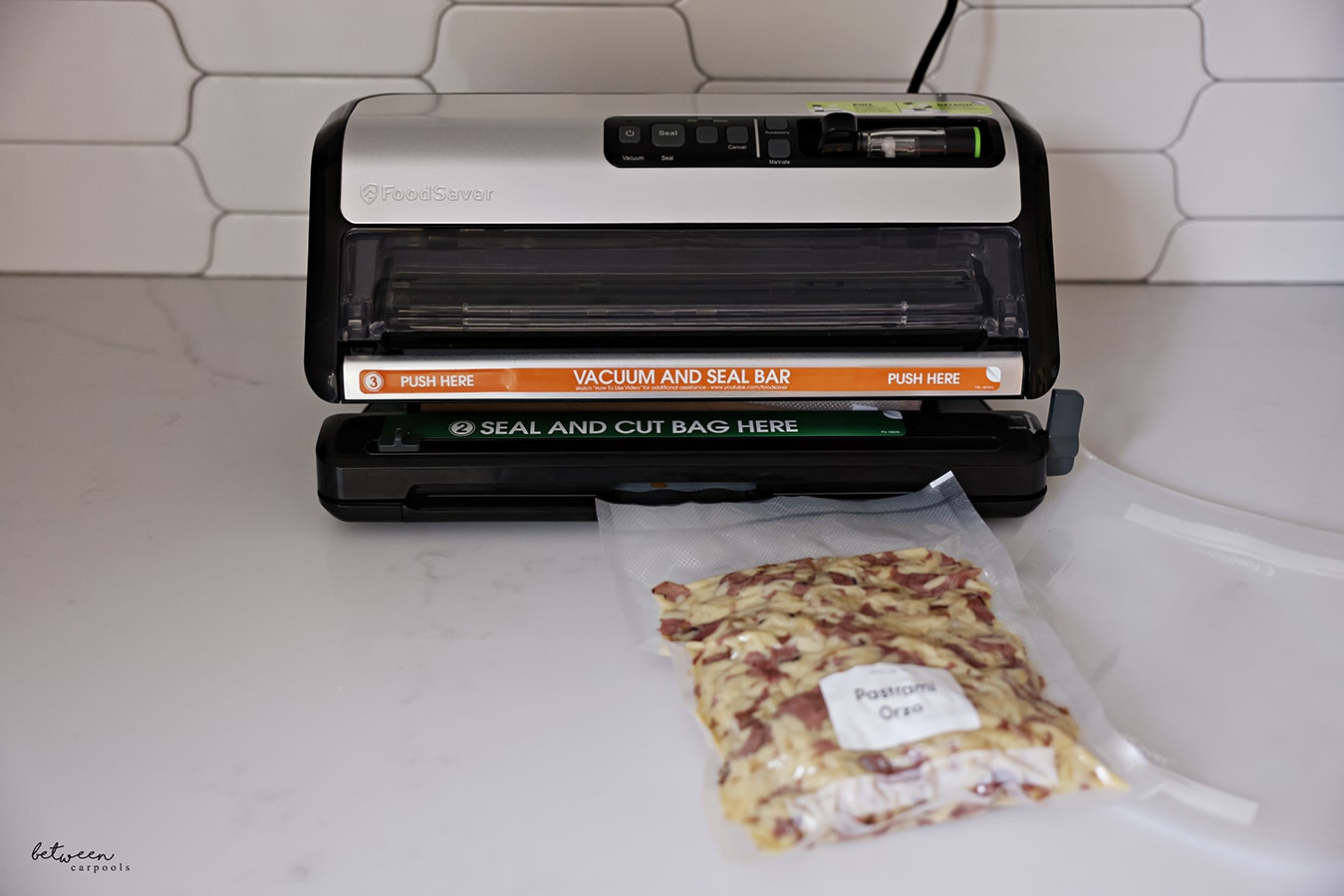 Vacuum Sealer Reusable Clothes Packing Sealing Device Preservation