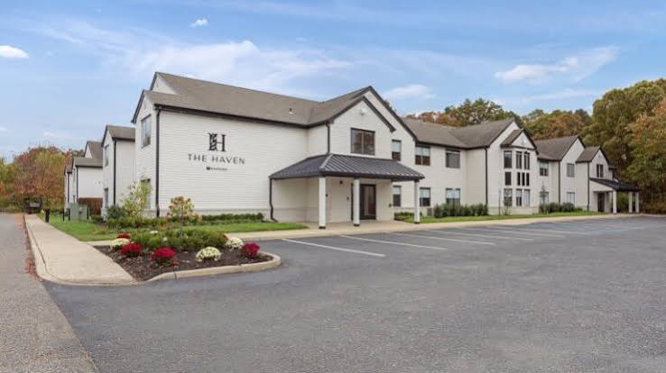 Your Lakewood Hotel: Stay at The Haven